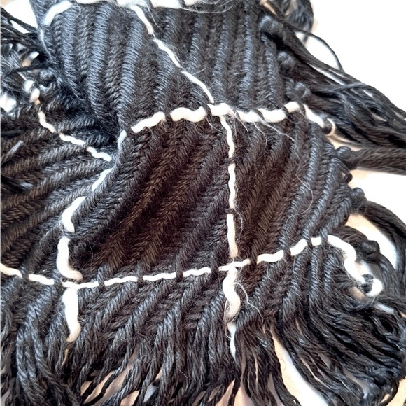 🧣Stunning Incredibly Soft Vintage Jacob & Co Acrylic Wool Cozy Scarf🧣 - Picture 9 of 16